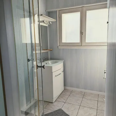 Charming House By The Sea - 2 Bedrooms - 5 People *