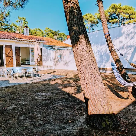 Charming House By The Sea - 2 Bedrooms - 5 People
